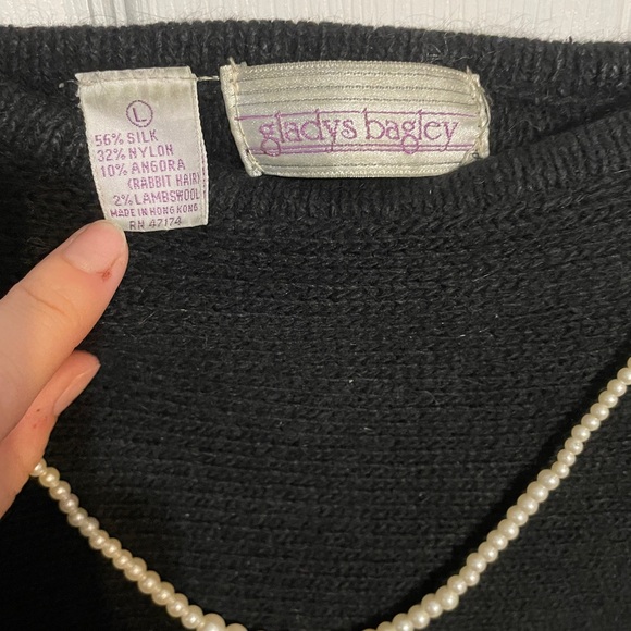 Women's Vintage Black Sweater with Pearl Embellishments & Pearl Necklace Size L - Picture 5 of 6